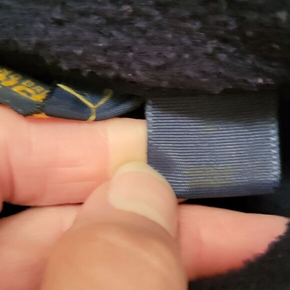 Woolrich fleece vest for layering on cold days size small - Picture 4 of 9